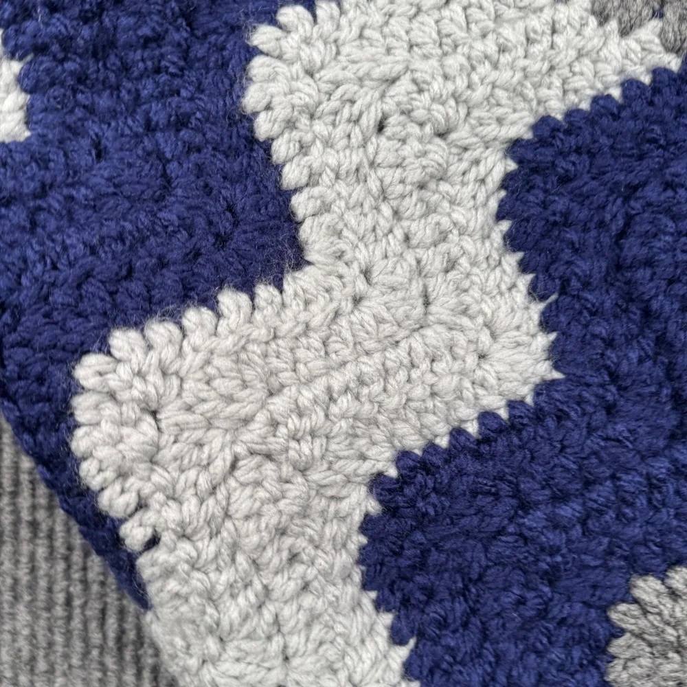 Handmade Crochet Baby Blanket Navy Chevron Ripple Scalloped Edge‎ 36x32 WP830
